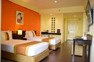 โรงแรม เดอะ คัลเลอร์ ลิฟวิ่ง : Accommodation