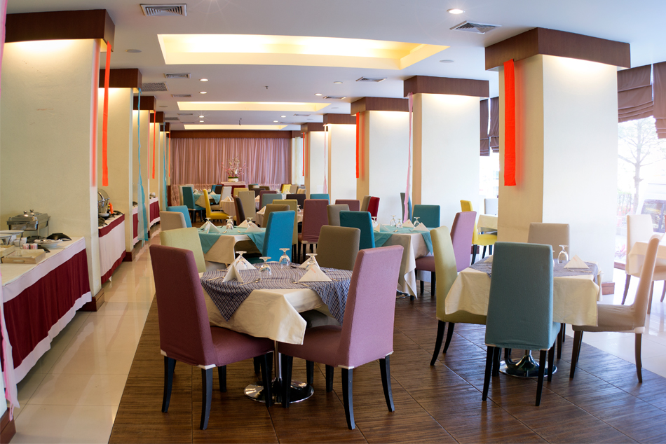 The Color Living Hotel : The Place