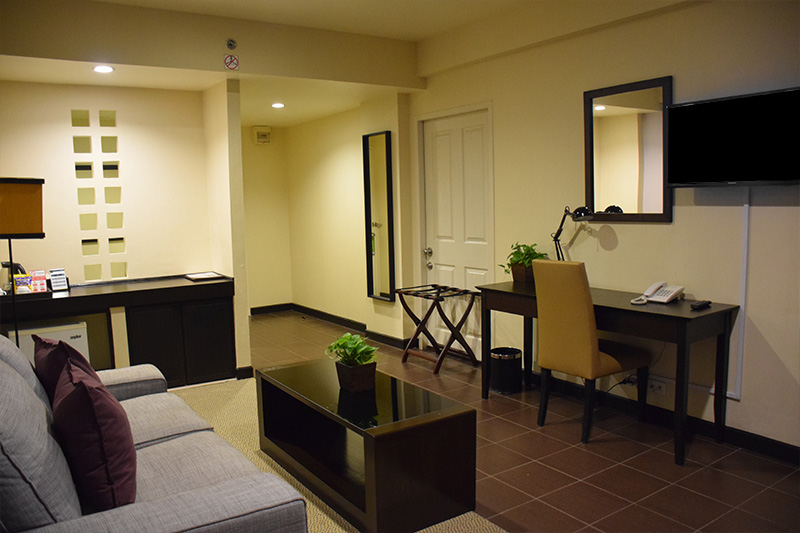 โรงแรม เดอะ คัลเลอร์ ลิฟวิ่ง : ห้องสวีท